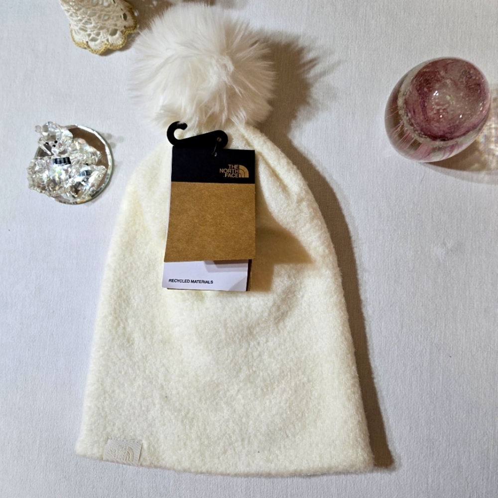 NWT The North Face City Plush Pom Beanie, Gardenia White